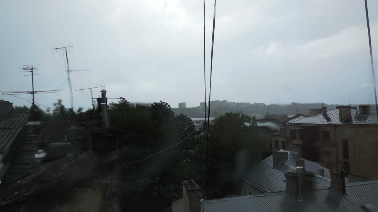 2 Room Apartment Near Opera House Lviv Exterior photo
